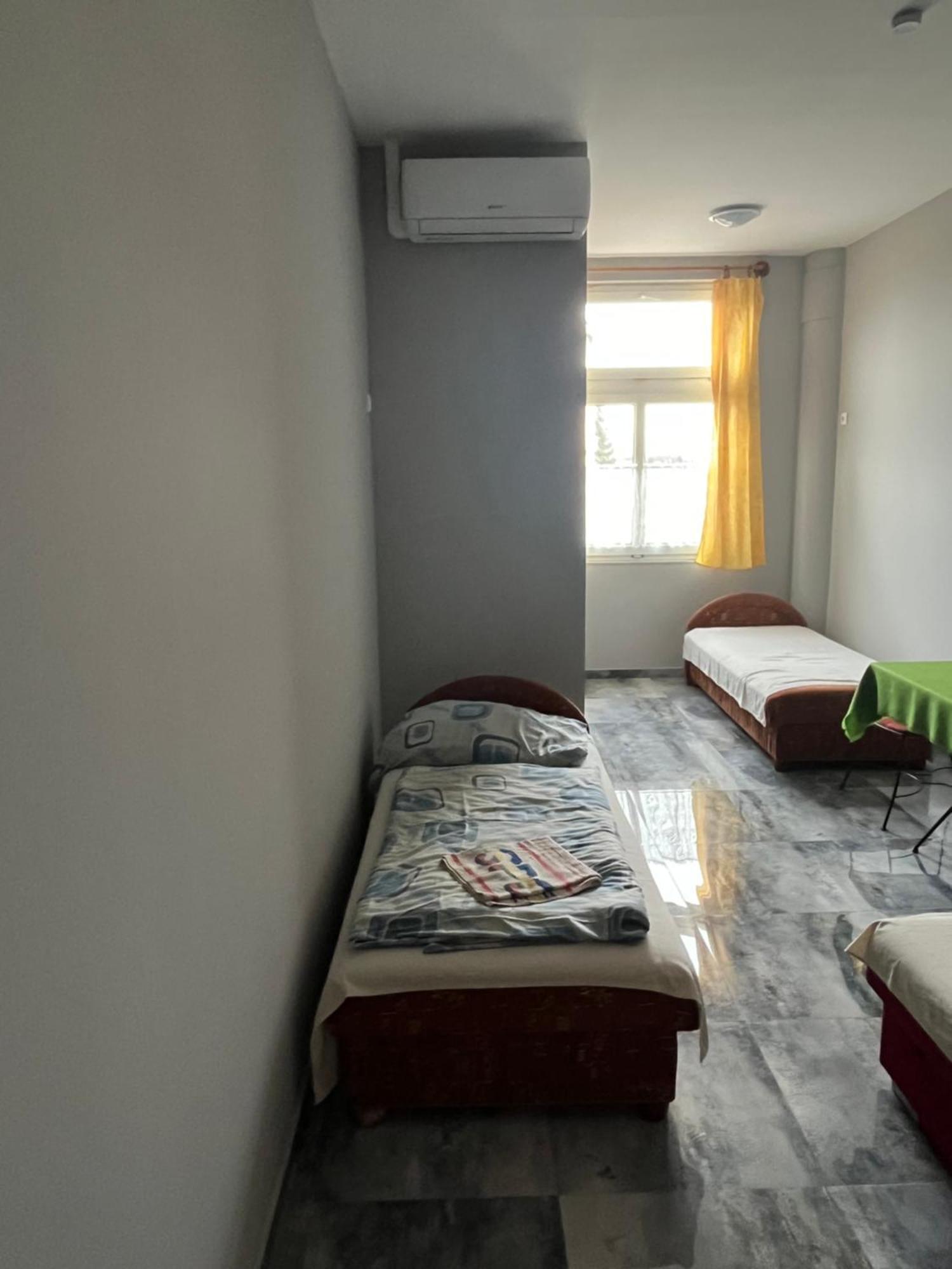 Lilla Motel Hegyeshalom Exterior foto